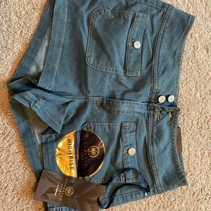 NWT high rise vintage look Jean shorts- size 11
